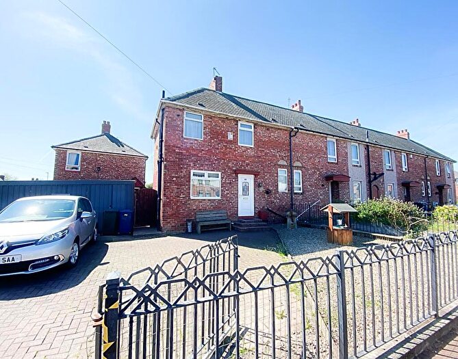 2 Bedroom Semi-Detached House For Sale In Birds Nest Road, Newcastle Upon Tyne, NE6