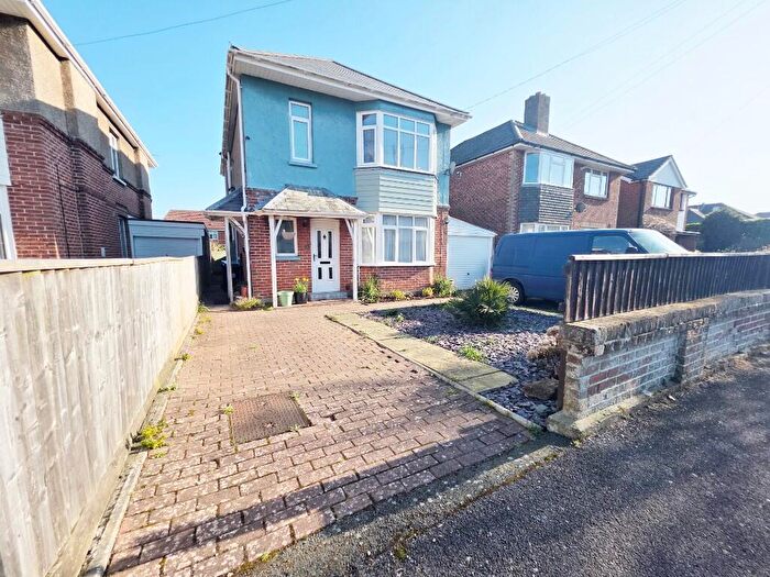 2 Bedroom Apartment For Sale In De Lisle Road, Bournemouth, BH3