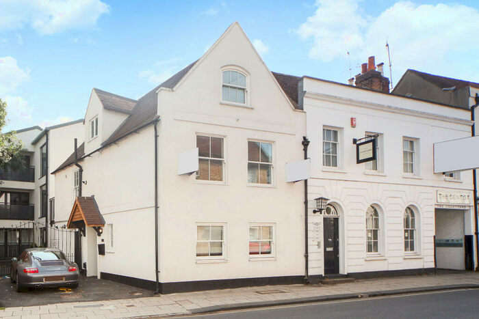 1 Bedroom Apartment To Rent In London Street, Chertsey, KT16