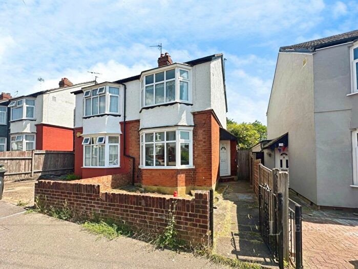 2 Bedroom Semi-Detached House To Rent In Chandos Road, Luton, Bedfordshire, LU4