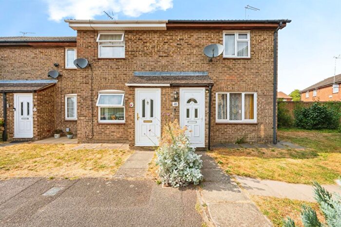 3 Bedroom End Of Terrace House For Sale In Vanbrugh Drive, Houghton Regis, Dunstable, LU5