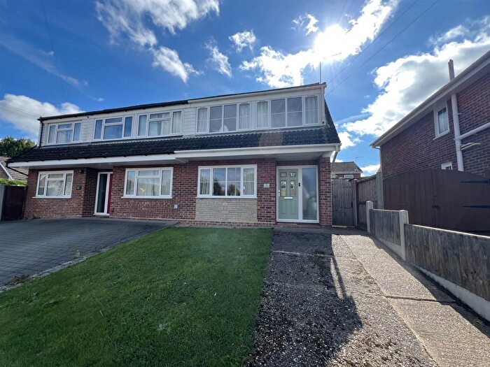 3 Bedroom Semi-Detached House For Sale In Whiskin Close, Lowestoft, NR32