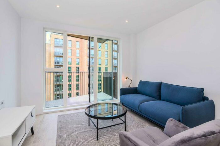 2 Bedroom Flat To Rent In Darjeeling House, Horlicks Quarter, Slough, SL1