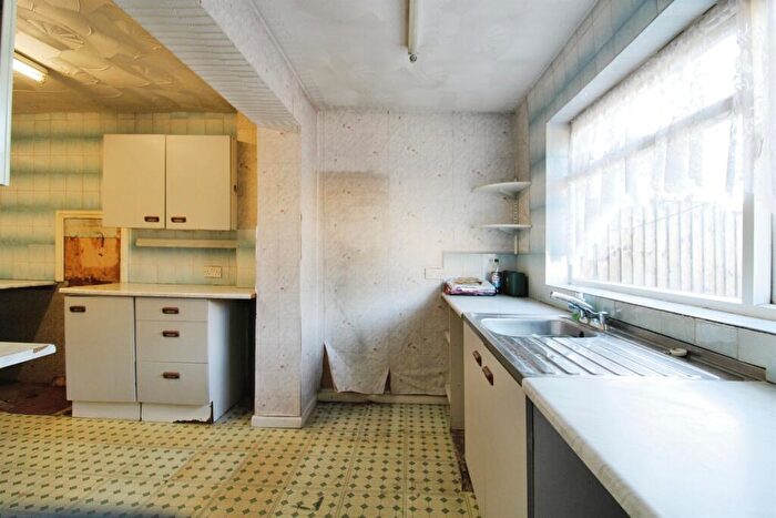 3 Bedroom End Of Terrace House For Sale In Ashburton Avenue, Llanrumney, Cardiff, CF3
