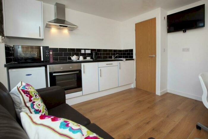 2 Bedroom Flat For Sale In Kirkstall Design Centre, Bridge Road, Leeds, LS5