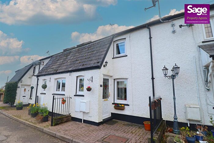 1 Bedroom Cottage For Sale In Tram Road, Upper Cwmbran, Cwmbran, NP44
