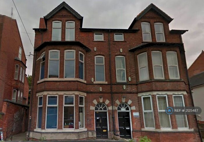 3 Bedroom Flat To Rent In Foxhall Road, Nottingham, NG7