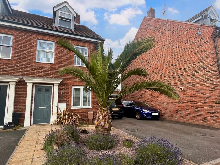 3 Bedroom Town House To Rent In Ribble Gardens, Fareham, PO16