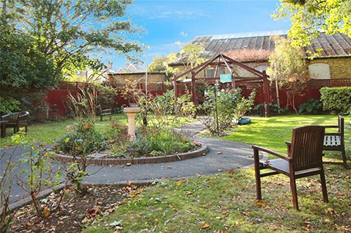 1 Bedroom Apartment For Sale In Darwin Court, Cliftonville, CT9