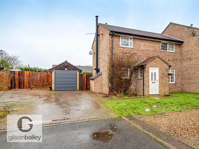 3 Bedroom Semi-Detached House For Sale In Lackford Close, Brundall, NR13