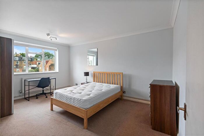 2 Bedroom Apartment To Rent In Fairfax Road, South Hampstead, NW6