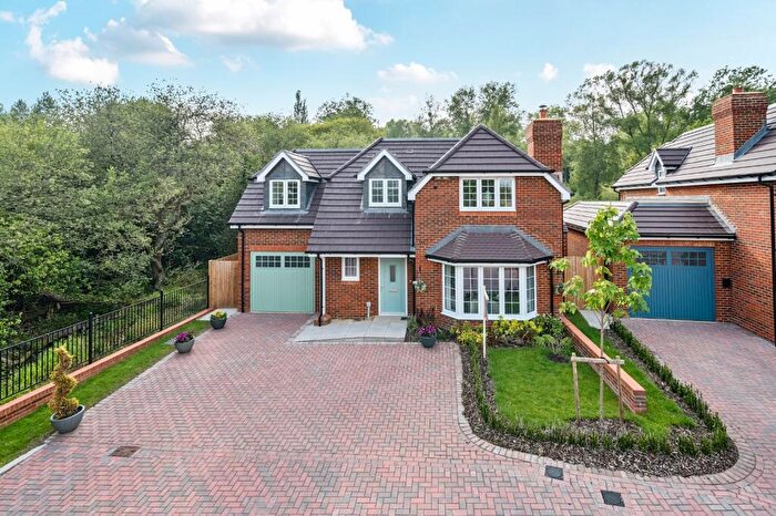 4 Bedroom Detached House For Sale In The Wickets, Fullers Road, Rowledge, Farnham, GU10