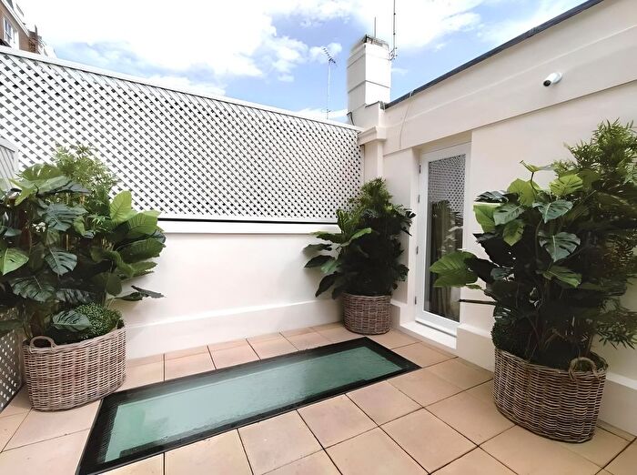 3 Bedroom Terraced House For Sale In Eccleston Mews, Belgravia, London, SW1X