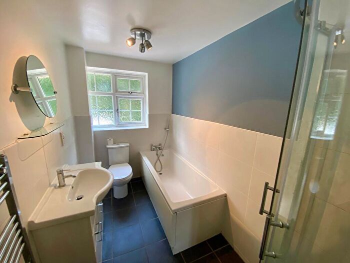 4 Bedroom Terraced House To Rent In Grove Park Road, Woodside, LU1