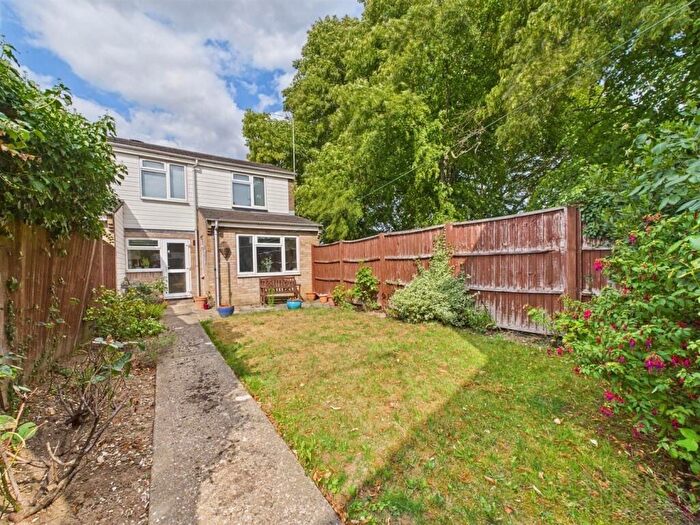 3 Bedroom Property To Rent In Bennet Close, Basingstoke, RG21