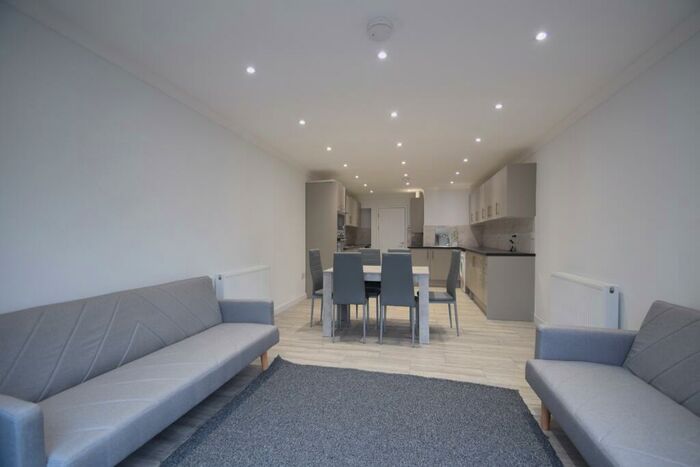 6 Bedroom House To Rent In Letty Street, Cathays, CF24