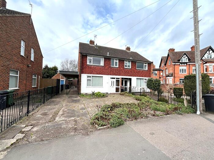 3 Bedroom Semi Detached House For Sale In Park Road, Loughborough, LE11