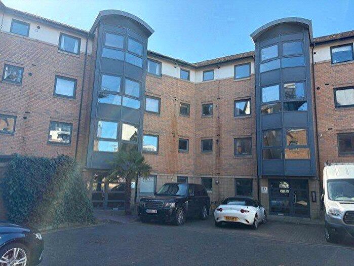 2 Bedroom Flat For Sale In Rennie's Isle, Edinburgh, Midlothian, EH6