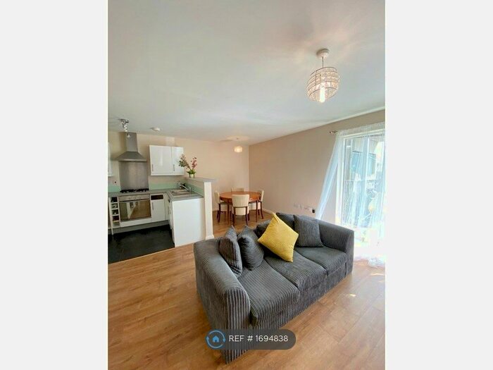 2 Bedroom Flat To Rent In Holst House, London, W12