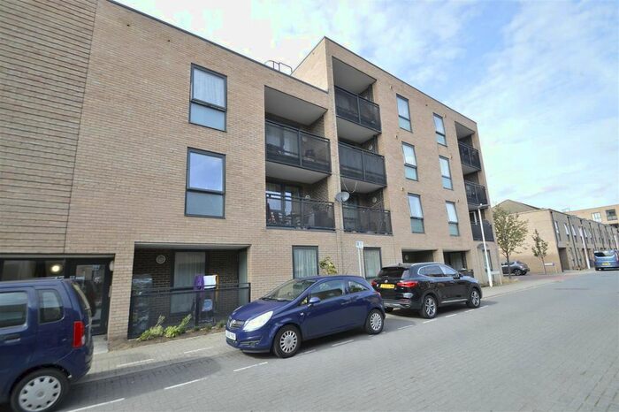 1 Bedroom Flat For Sale In Reginald Ellingworth Street, Dagenham, RM9
