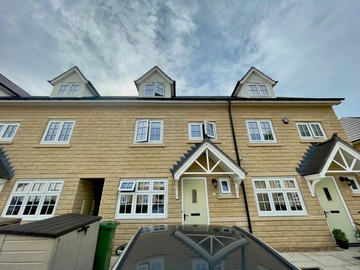 4 Bedroom End Of Terrace House To Rent In Weavers Close, Horsforth, Leeds, West Yorkshire, LS18