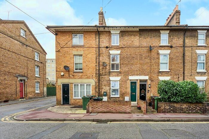 2 Bedroom Flat To Rent In Marsham Street, Maidstone, Kent ME14