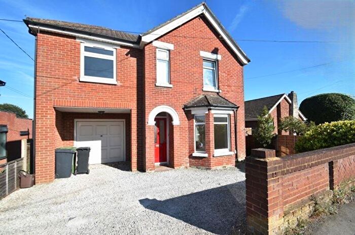 4 Bedroom Detached House To Rent In Bursledon Road, Hedge End, Southampton, Hampshire, SO30