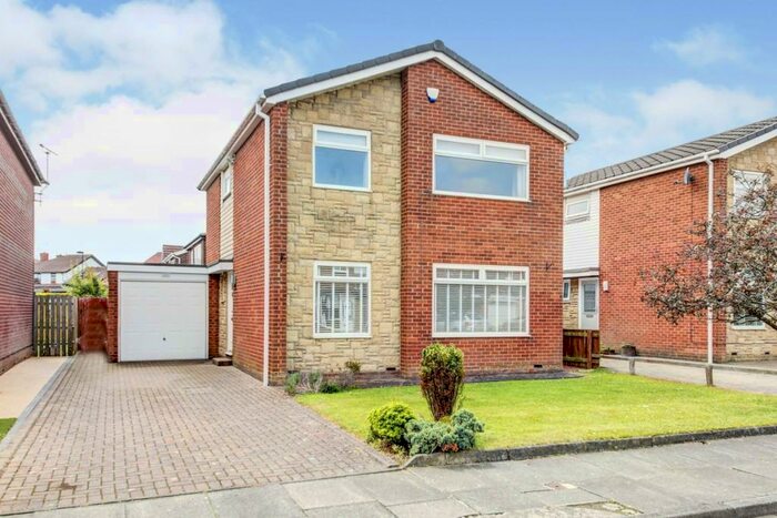 4 Bedroom Detached House To Rent In Gainsborough Close, Whitley Bay, Tyne And Wear, NE25