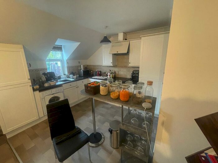 2 Bedroom Flat To Rent In Albert Road, Manchester, M19