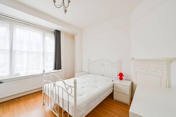 4 Bedroom Terraced House To Rent In Russel Avenue, Wood Green, London, N22