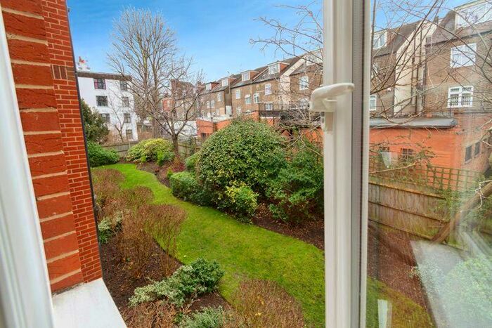 2 Bedroom Flat For Sale In Sovereign Court (South Croydon), Croydon, CR2