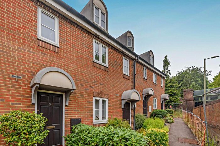2 Bedroom Maisonette For Sale In Waterside Court, Alton, GU34