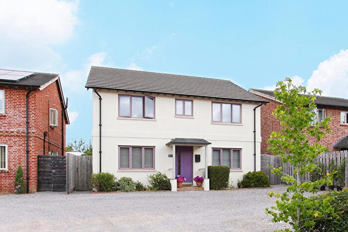 4 Bedroom Detached House For Sale In Oak Tree Gardens, Walworth Road, Picket Piece, Andover, Hampshire, SP11