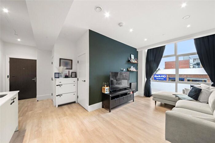 1 Bedroom Apartment For Sale In Pembroke Road, Ruislip, HA4