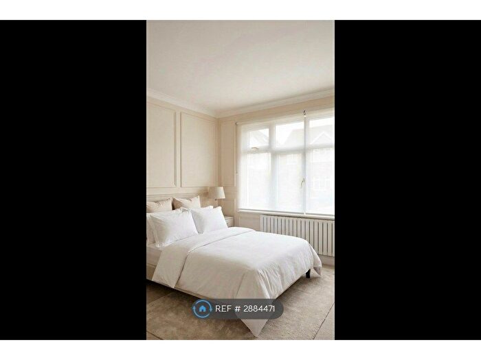 Studio To Rent In Churston Gardens, London, N11