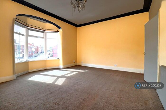 1 Bedroom Flat To Rent In New Road, Radcliffe, Manchester, M26