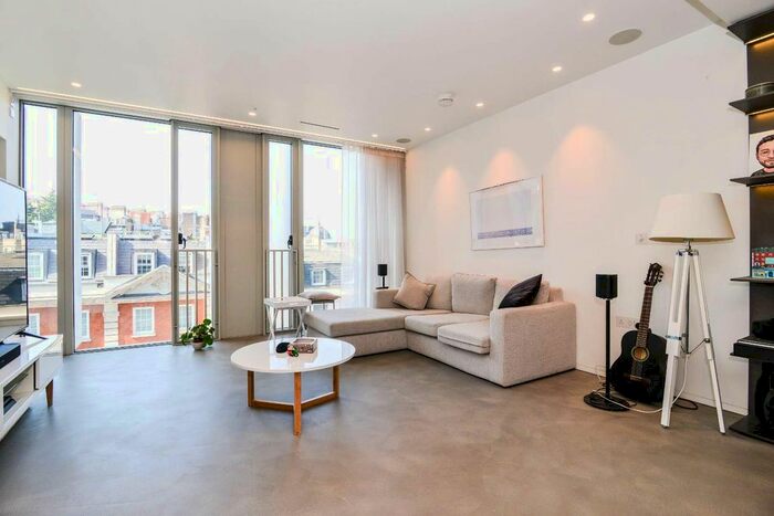 1 Bedroom Flat To Rent In Buckingham Palace Road, Victoria, London, SW1W