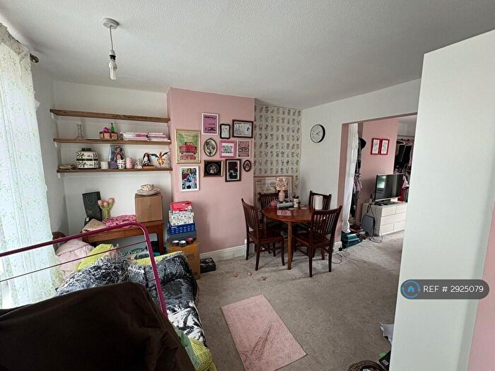 Studio To Rent In Priory Road, Gosport, PO12