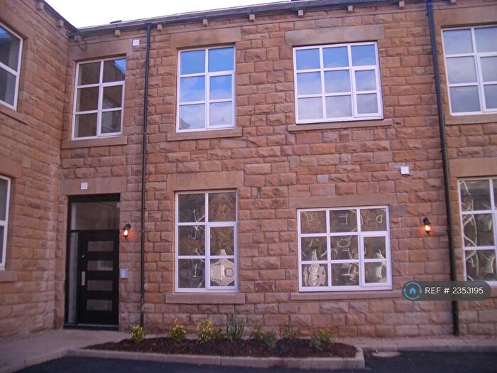 2 Bedroom Flat To Rent In Clough Court, Morley, Leeds, LS27