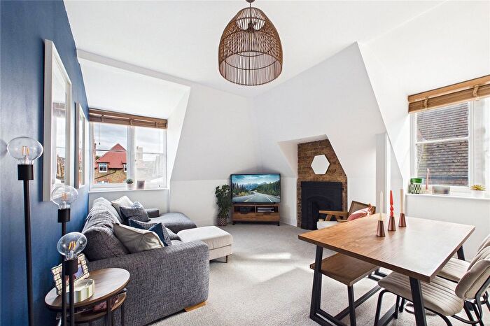 2 Bedroom Flat For Sale In Riggindale Road, London, SW16