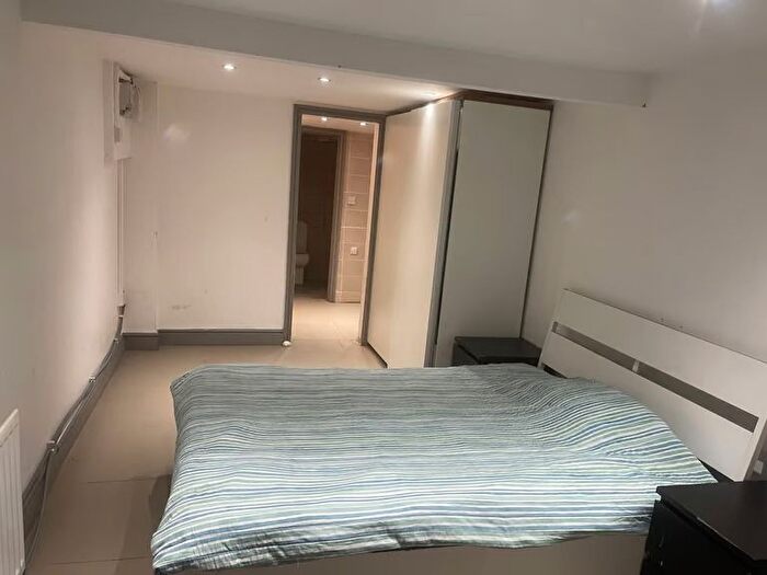 Studio To Rent In Bath Road, Hounslow, TW5