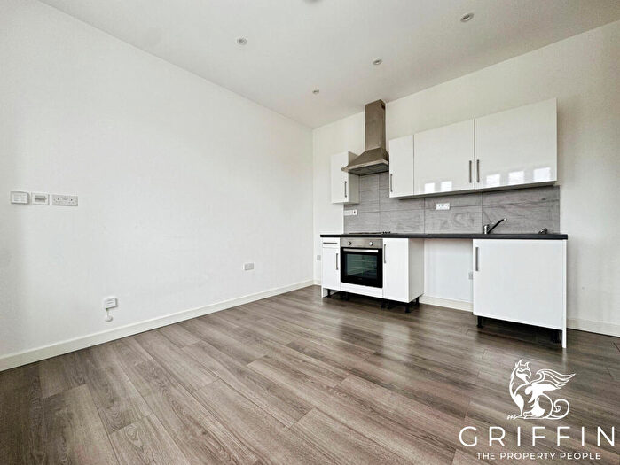 1 Bedroom Flat To Rent In Lampits Hill, Corringham, SS17