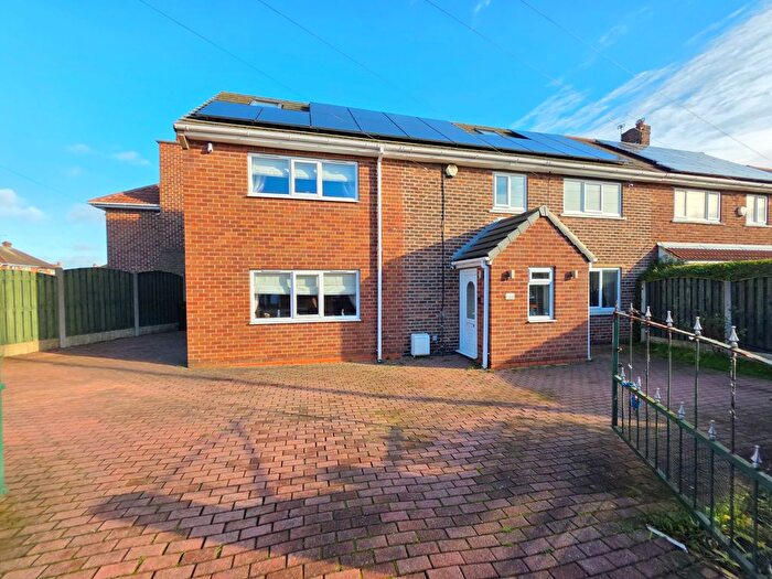 4 Bedroom Semi-Detached House For Sale In Lockesley Avenue, Conisbrough, DN12