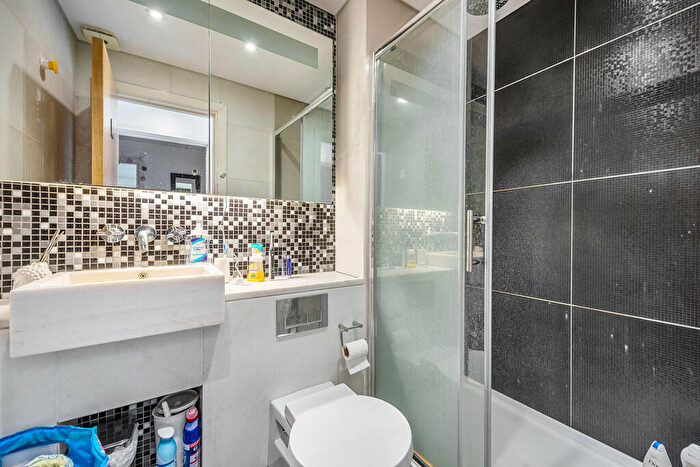 2 Bedroom Apartment To Rent In Ability Place Milharbour, E14