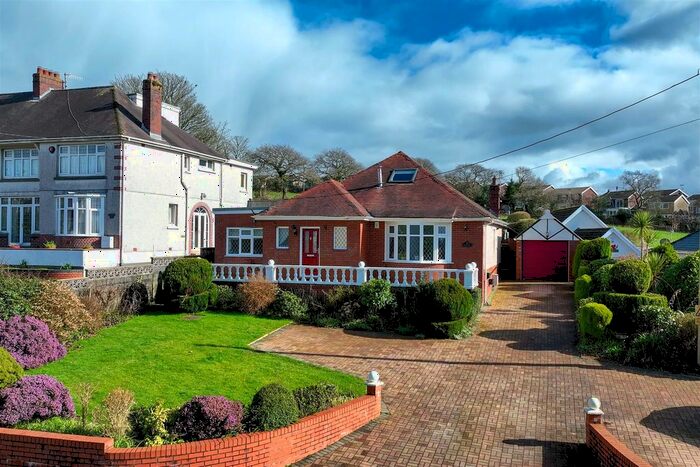 3 Bedroom Detached Bungalow For Sale In Swiss Valley, Llanelli, SA14