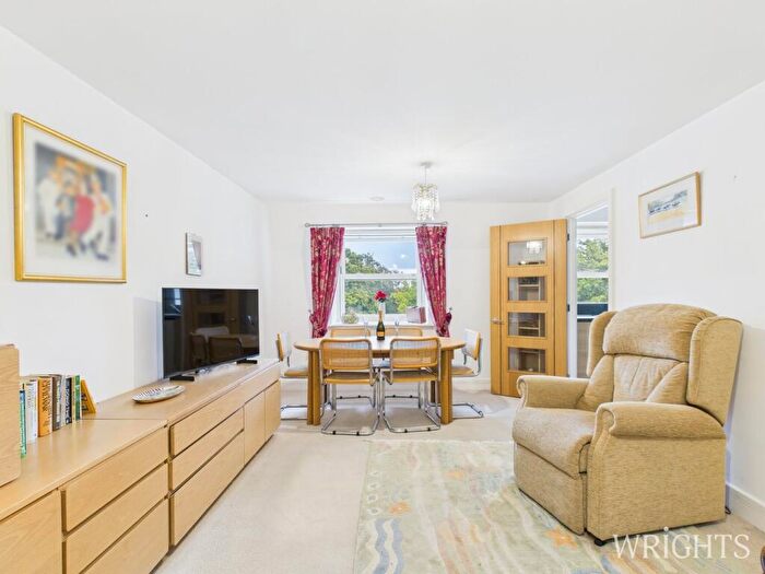 2 Bedroom Retirement Property For Sale In College Way, Welwyn Garden City, AL8