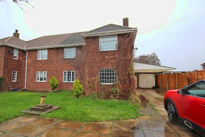 3 Bedroom Semi-Detached House For Sale In Seawall Lane, North Cotes, Grimsby DN36