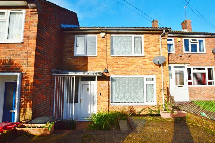 3 Bedroom Terraced House For Sale In Long Readings Lane, Slough, SL2