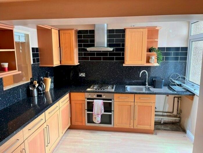 2 Bedroom Terraced House To Rent In Vincent Street, Swansea, SA1
