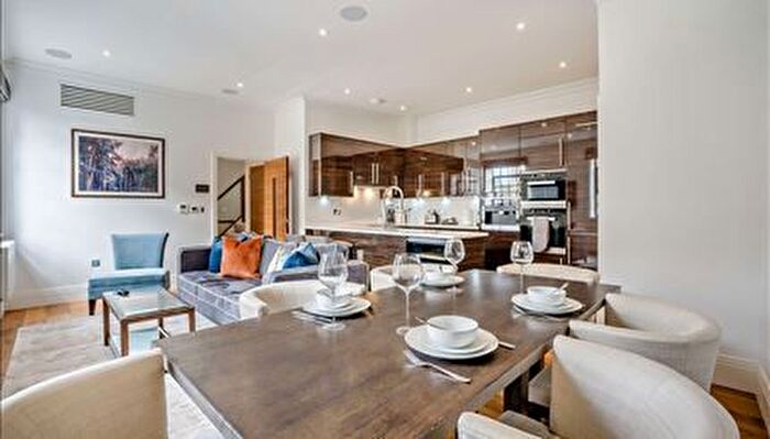 3 Bedroom Flat To Rent In Rainville Road, London, W6